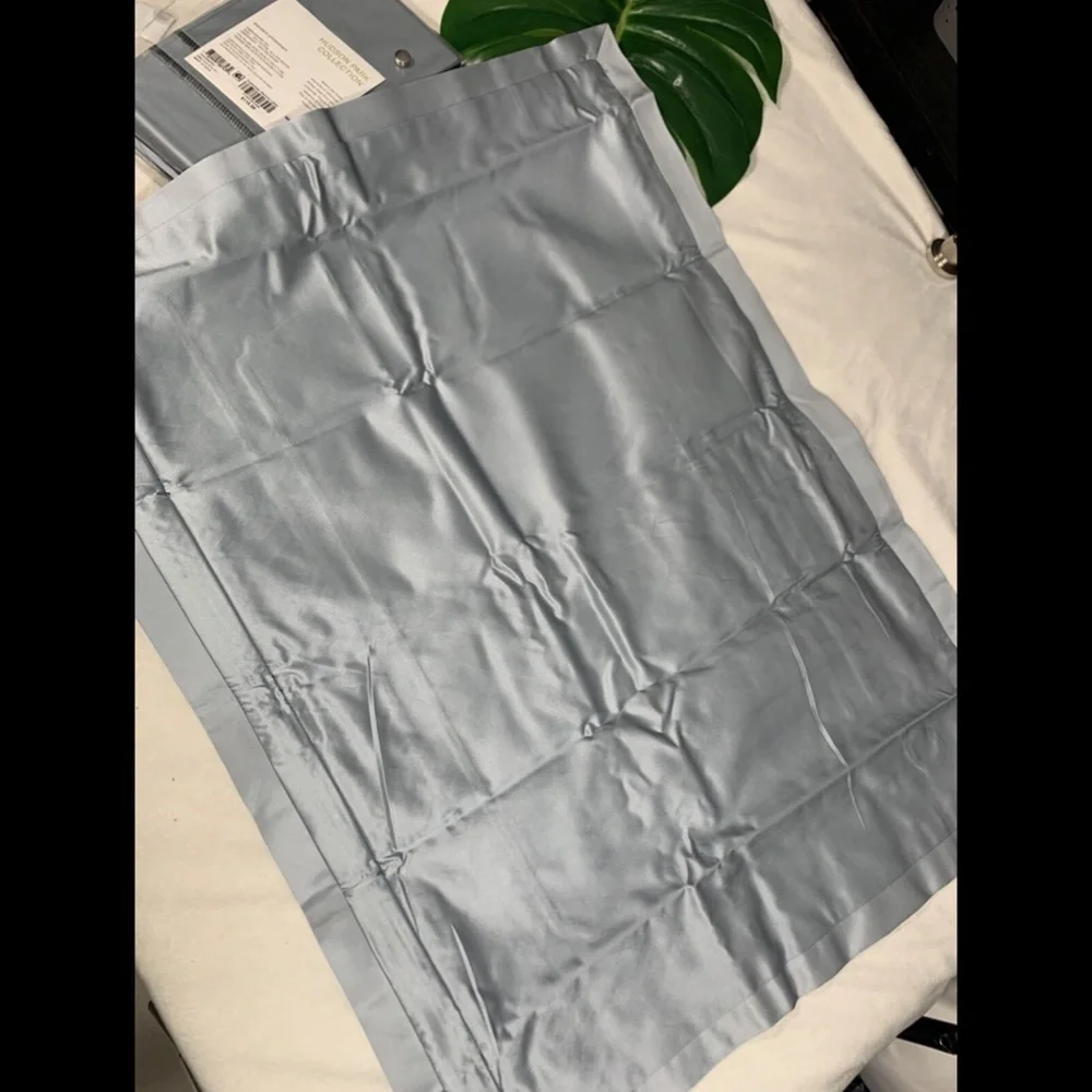 NIB [ 2 Standard ] Sham for Hudson Park Embroidered‎ Tile